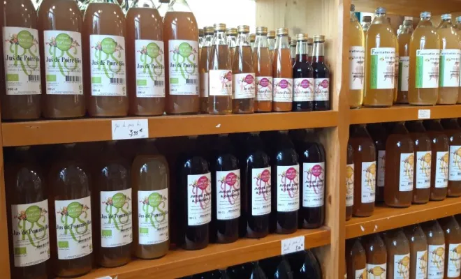 Vente de jus de fruits et nectars, Vinay, La Halle Fermière